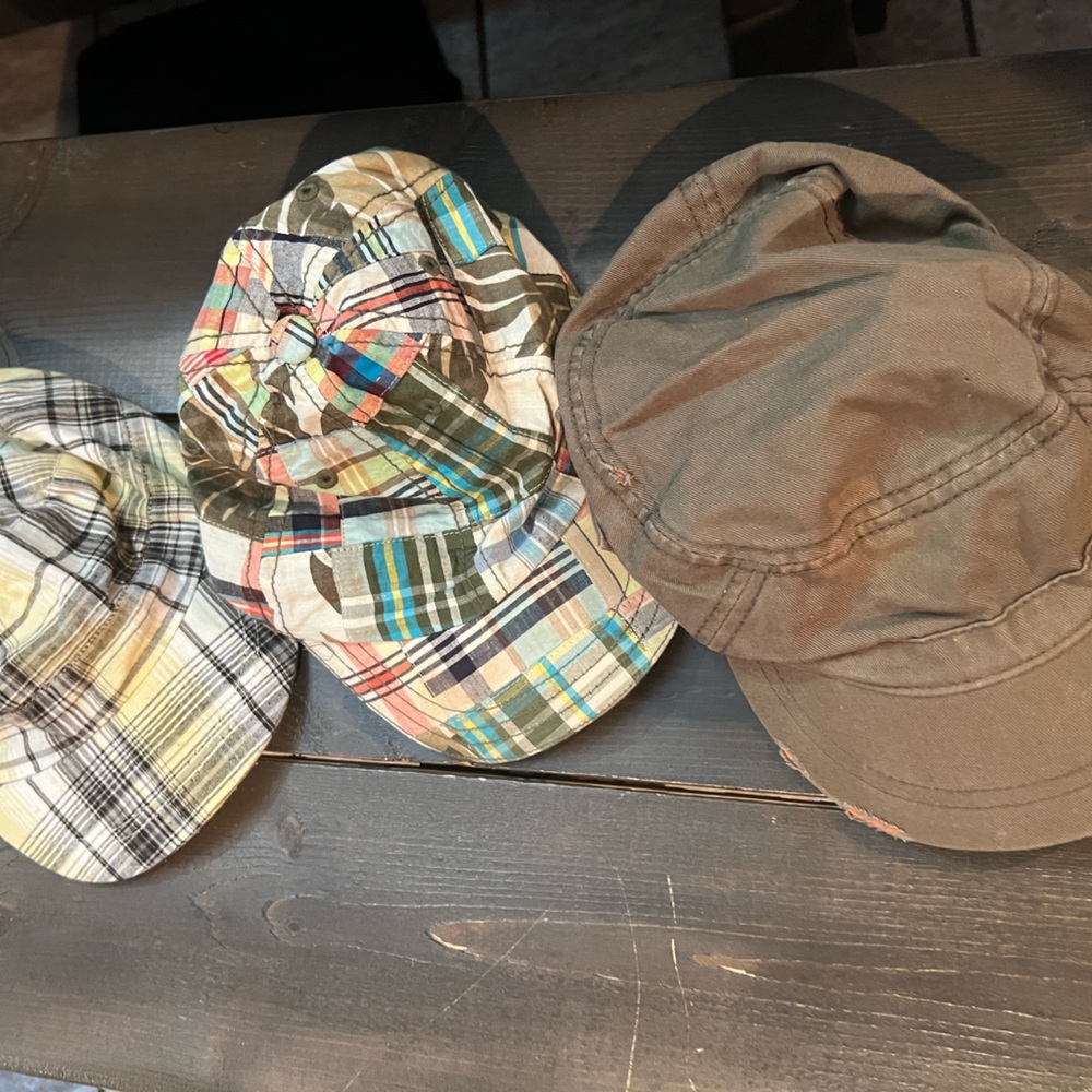 Set of 5 boys caps! Fits child S/M GAP & Volcom